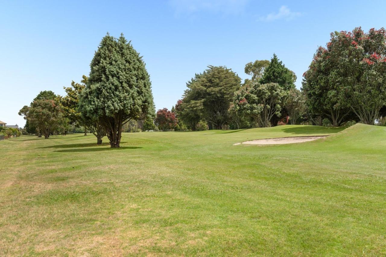 Golfers Delight In Quiet Cul De Sac Villa Mount Maunganui Kültér fotó